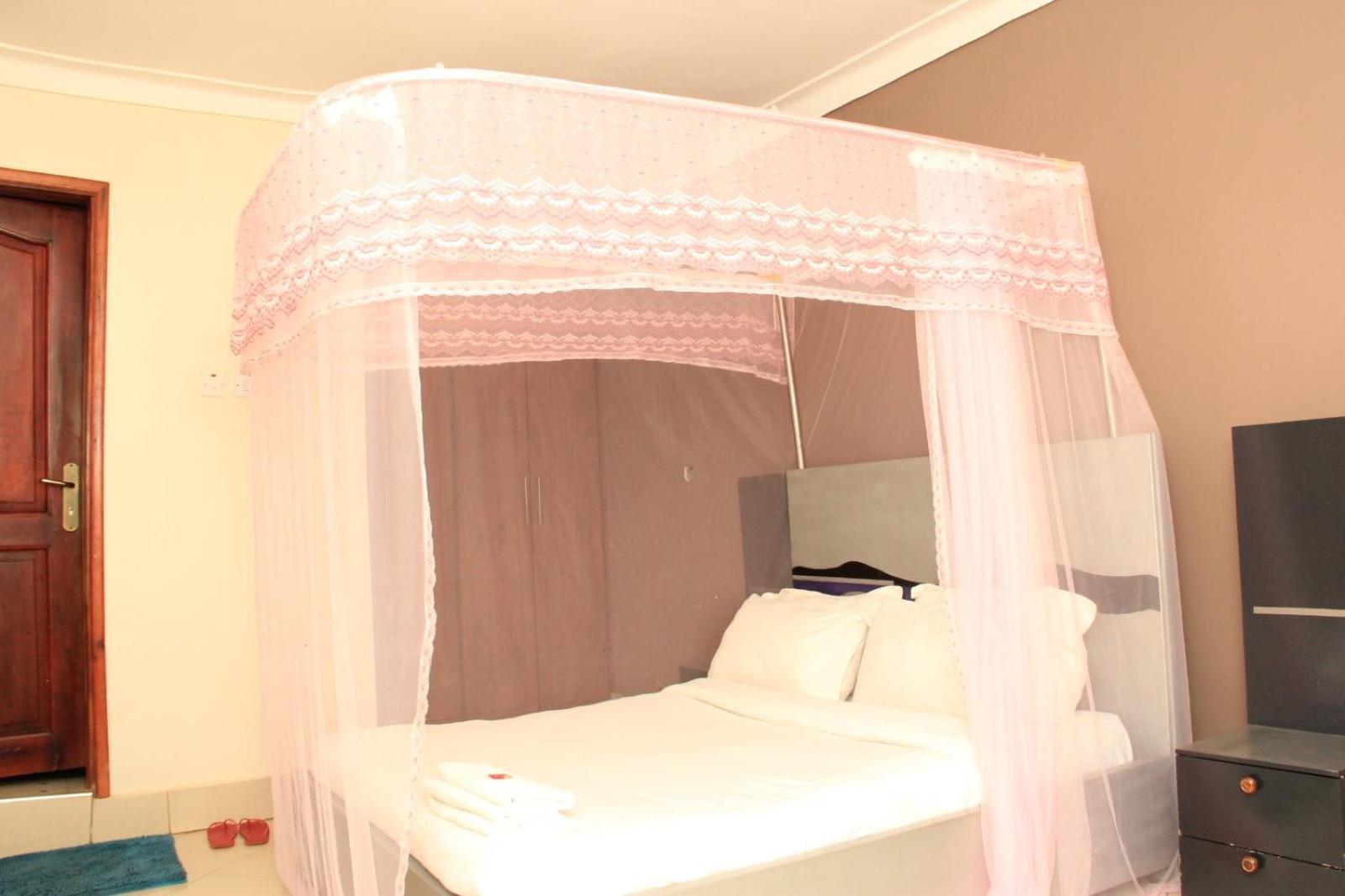 Airport Shoebill Hotel Энтеббе Экстерьер фото