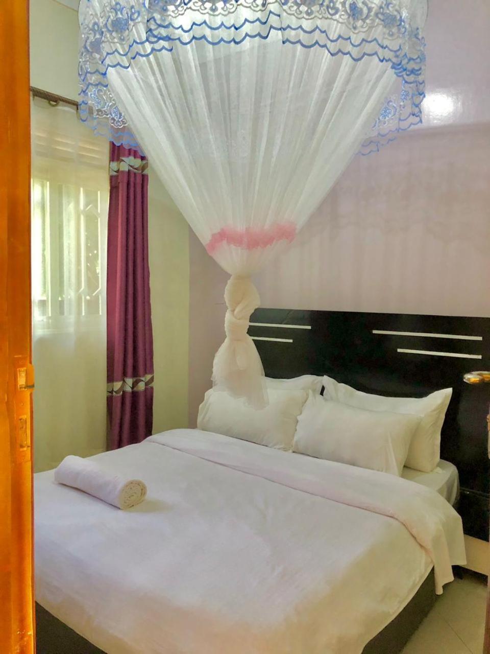 Airport Shoebill Hotel Энтеббе Экстерьер фото